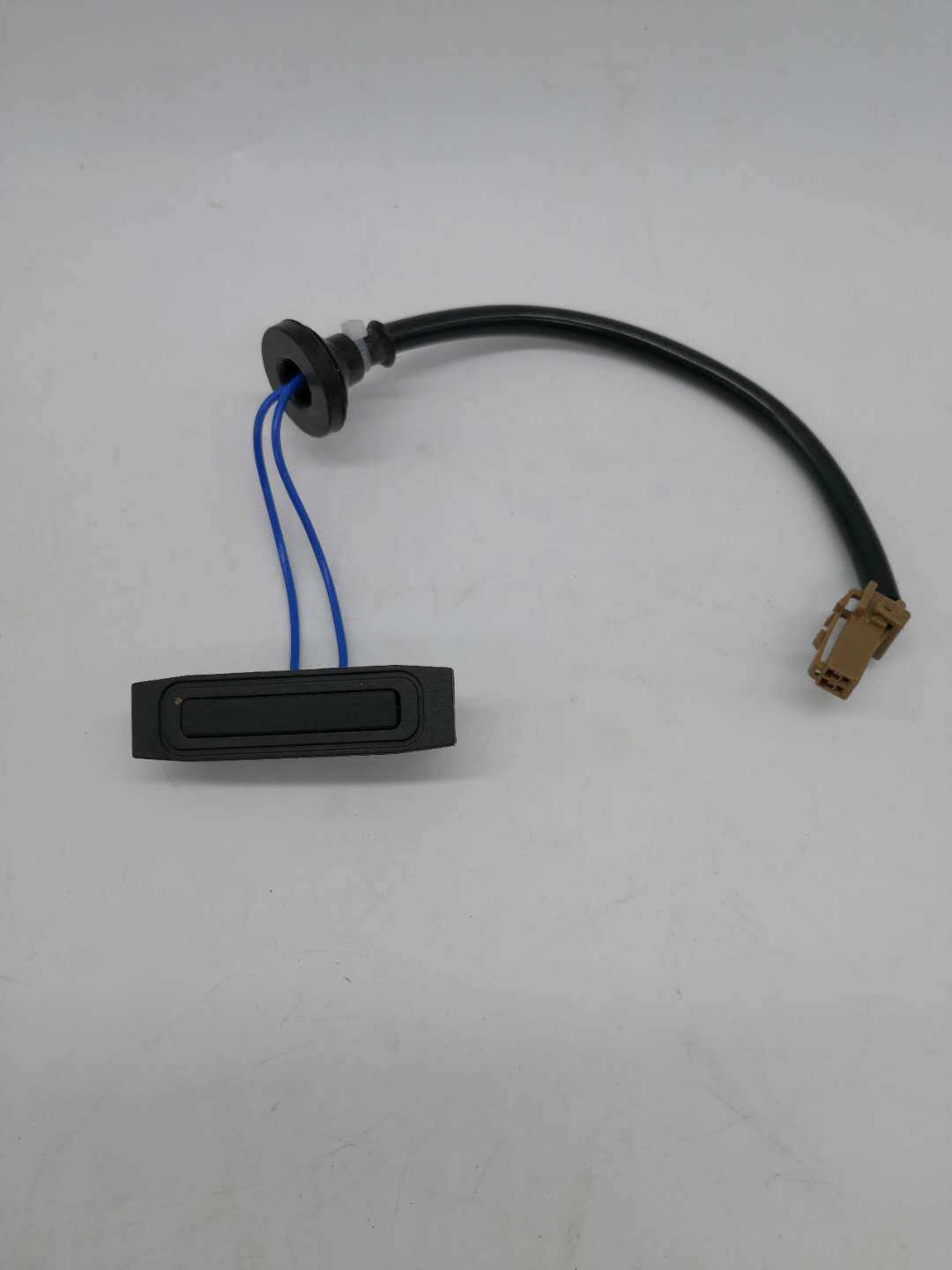 适配东风风神S30 H30触点开关后备箱开启开关后背门触点开关