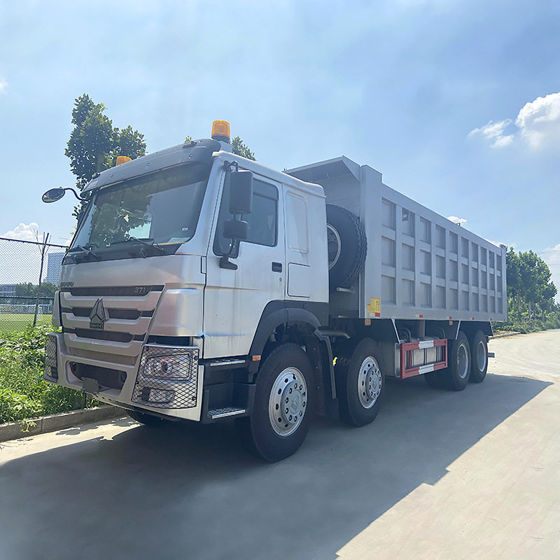 前四后八豪沃自卸车出口 矿用双桥工程车 右驾驶舱翻斗垃圾车