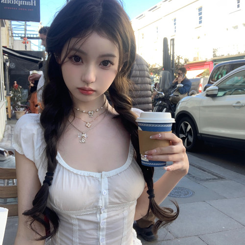 你的懒懒llan【香香软软】甜美软萌系蕾丝小花边叠穿性感U领上衣