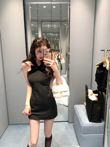 你的懒懒llan 张元英节日限定款 纯欲挂脖包臀连衣裙（黑粉两色）