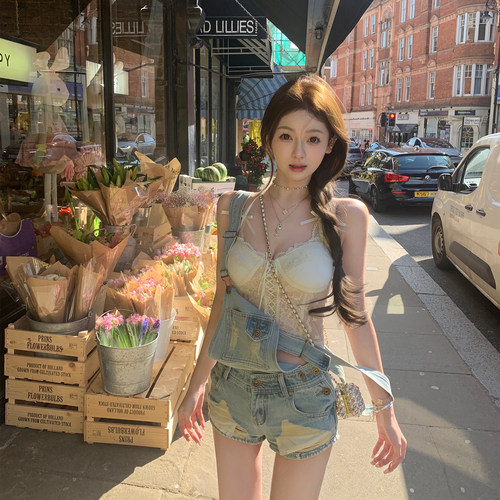 你的懒懒llan俏皮两色牛仔背带裤