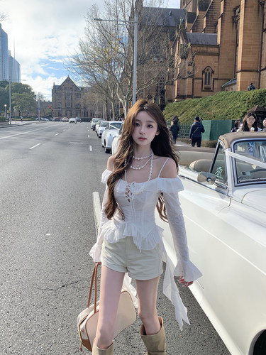 你的懒懒llan梦中婚礼绣花小上衣