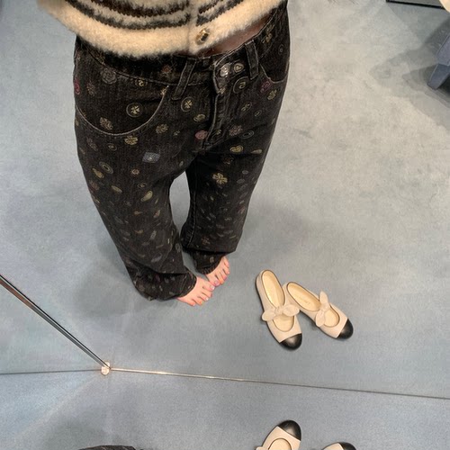 你的懒懒llan印花牛仔裤