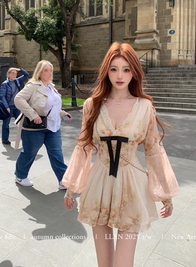 你的懒懒llan【满屏香气】性感大V领花卉蝴蝶结印花收腰连衣裙女