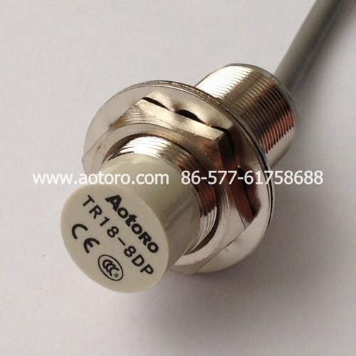 AOTORO接近开关TR18-8DP E2E-X10MF1三线PNP常开24V 电感式 M18