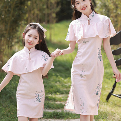 2026新款夏季透气女童改良旗袍披肩中国风母女装演出服文艺短