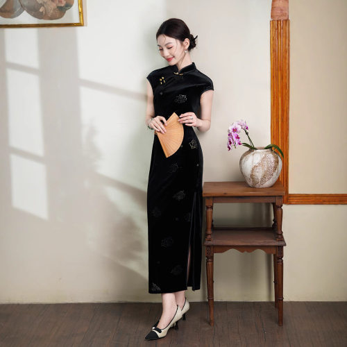 2026新款夏露夏改良旗袍长款黑色丝绒包肩袖文艺有弹力复古女装高