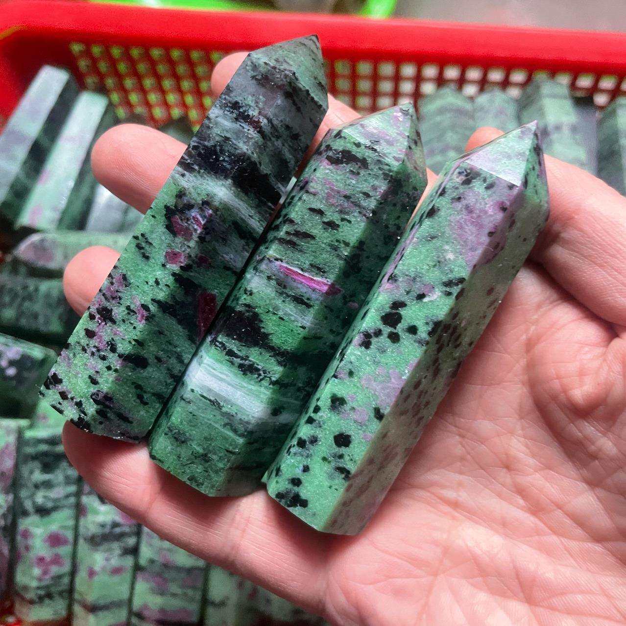 天然红绿宝六棱柱 水晶柱 一手货源