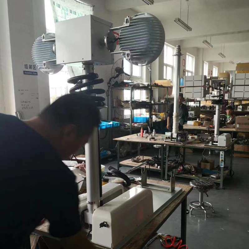 移动车载照明灯可折叠升降监控灯遥控照明装置曲臂倒伏led
