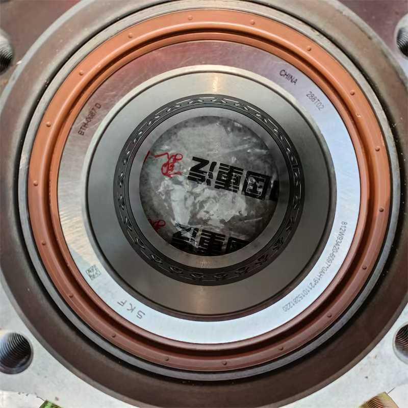 适用豪沃T7H汕德卡豪瀚N7G斯太尔重汽曼桥免维护后轮毂总成