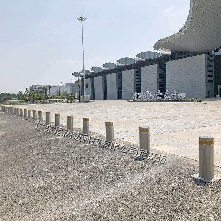 尼高迈全自动升降液压柱威海大世界道路阻拦路桩304不锈钢立柱子