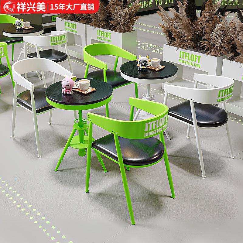 户外工业风清吧俱乐部桌椅组合奶茶店餐厅饭店商用烧烤餐桌夜宵店图片