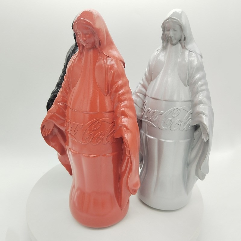 厂家直销可口可乐公仔人物摆件 家居办公桌面装饰品摆设 树脂摆件