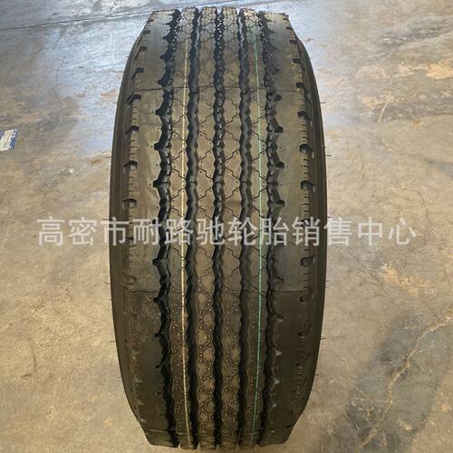 三角轮胎385/65R22.5真空全钢丝轮胎牵引车大宽胎TR697 TR692