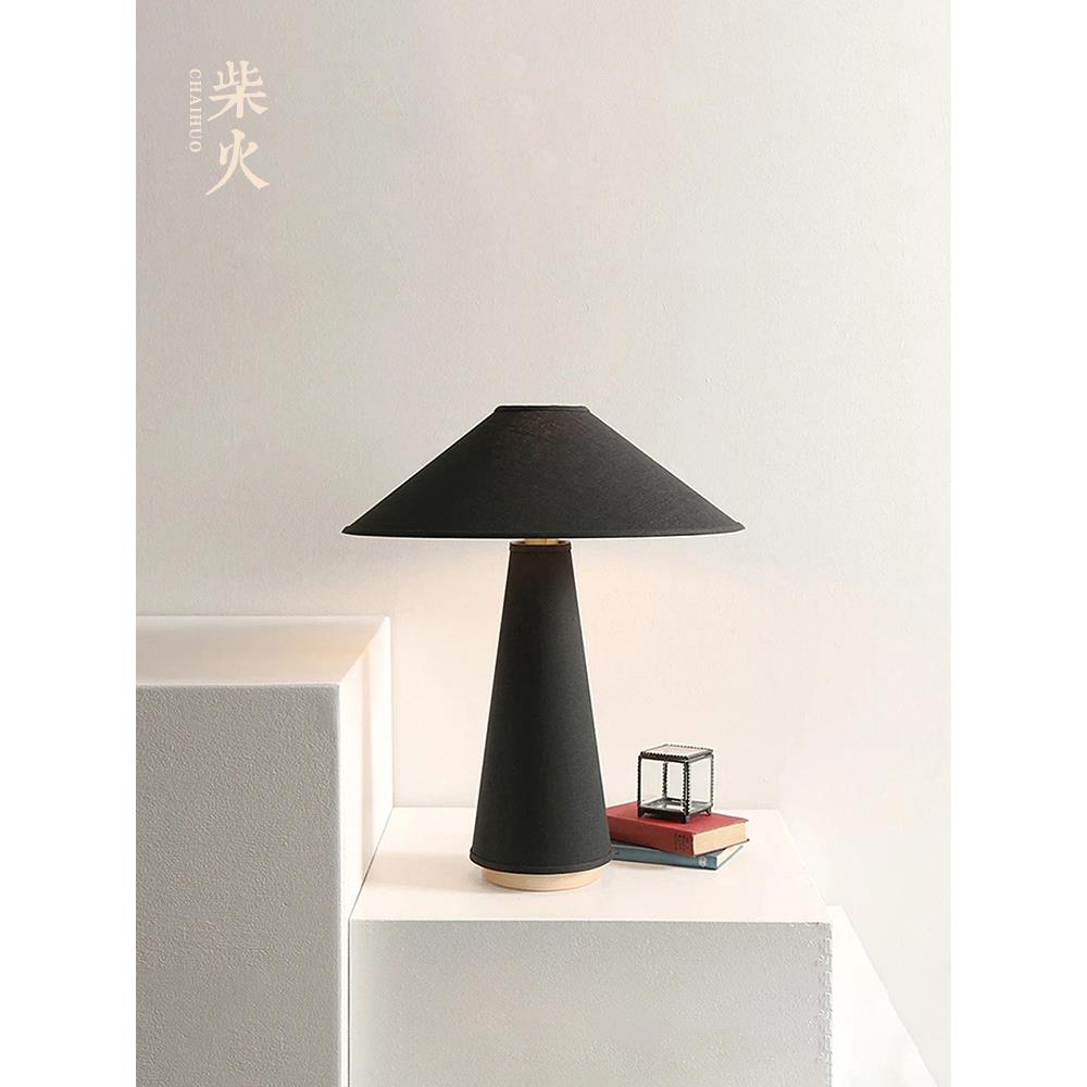 北欧现代简约台灯卧室床头氛围灯美式复古布艺主卧灯装饰创意灯具