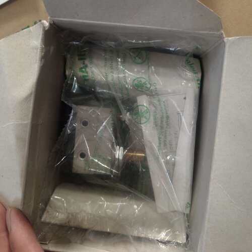 议价欧姆龙接近开关D4MC-5020D4MC-5000D4MC-5040