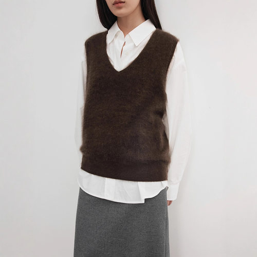 Onde  FW26 极简V领氛围感高比例羊毛叠搭背心毛衣