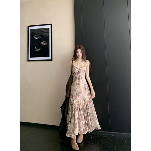 吊带连衣裙女2026春夏法式轻奢晕染气质收腰无袖长裙内搭外穿显瘦