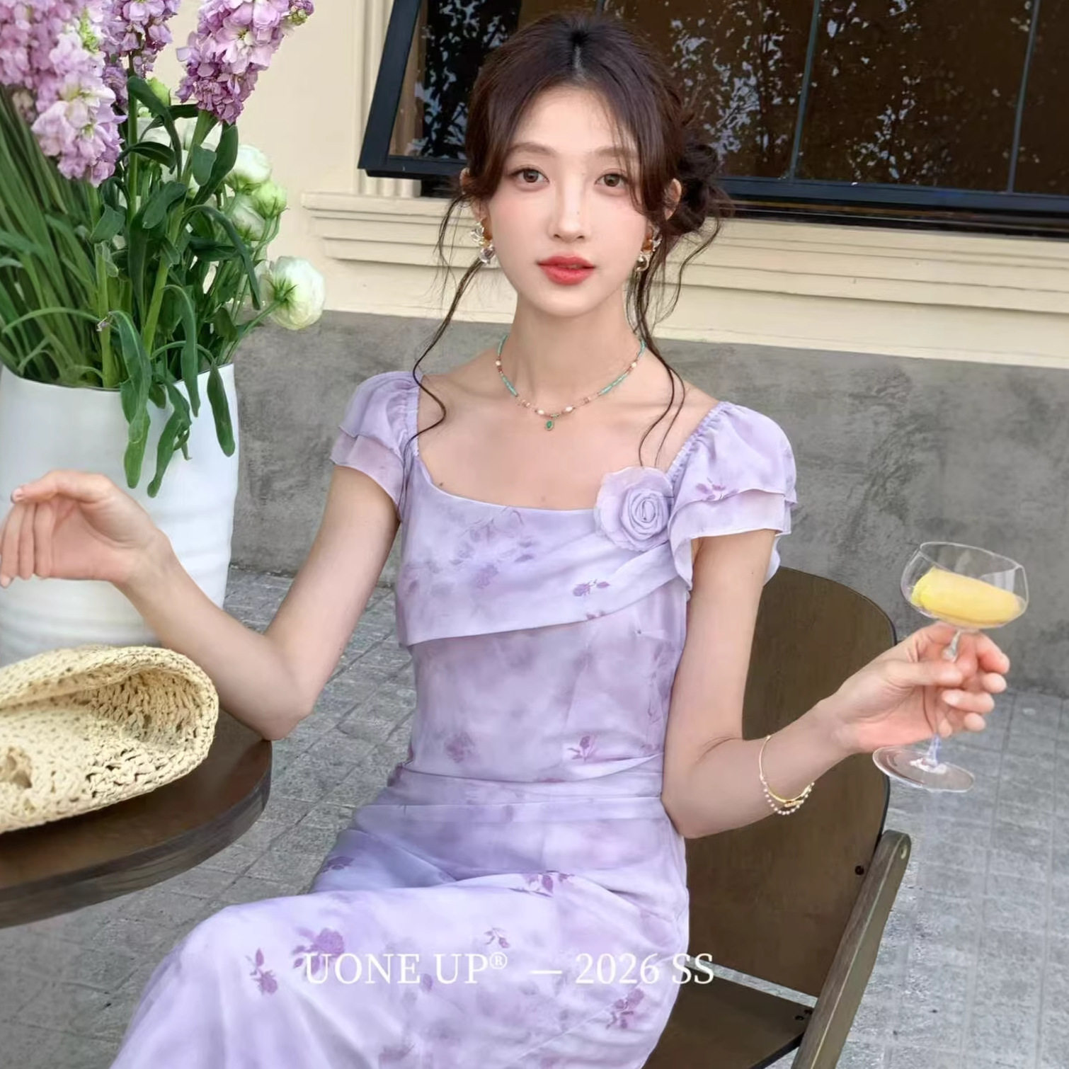 UONE2026早春治愈系法式温柔风印花修身显瘦连衣裙长女（配胸针）