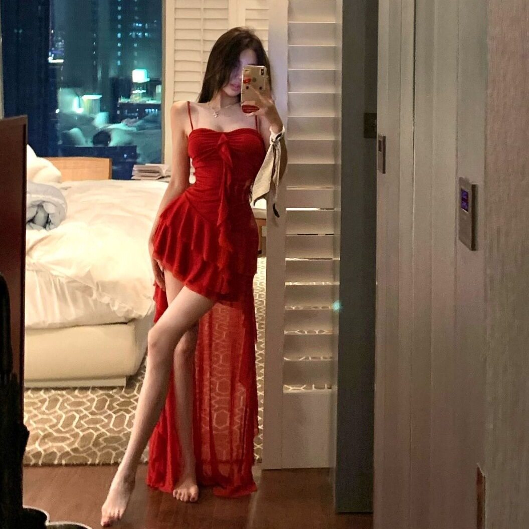 纯欲风荷叶边网纱裙女夏季新款抹胸吊带连衣裙超仙甜美辣妹修身款