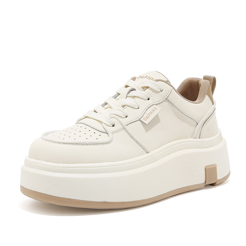 达芙妮2026春秋季新款小个子厚底增高小白鞋板鞋时尚百搭休闲女鞋