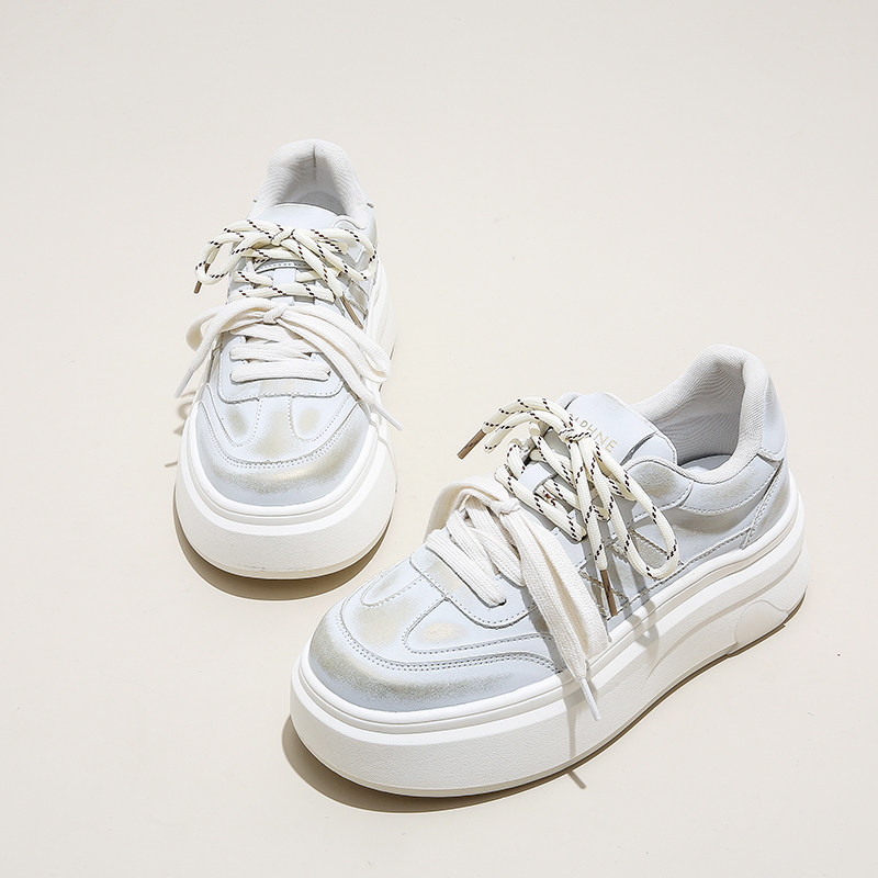 达芙妮2026年春秋新款厚底增高小白鞋时尚百搭休闲板鞋小个子女鞋