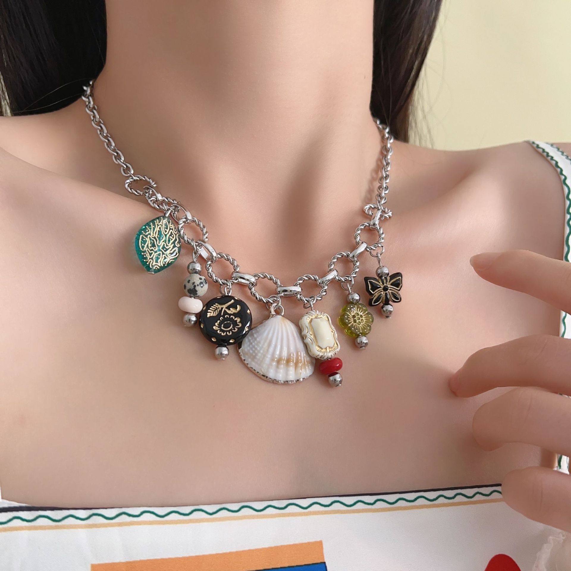 夏日有约~复古贝壳蝴蝶吊坠项链女 2026新款度假风锁骨链时尚配饰