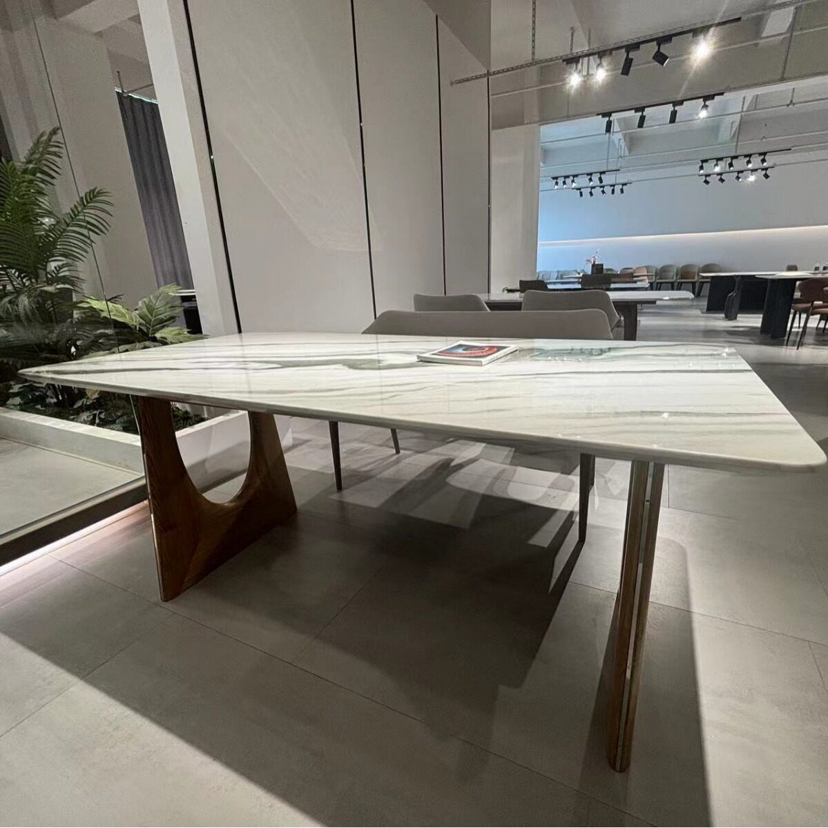 北欧超晶石现代简约奢石实木脚长方形家用小户型餐桌极简餐台饭桌