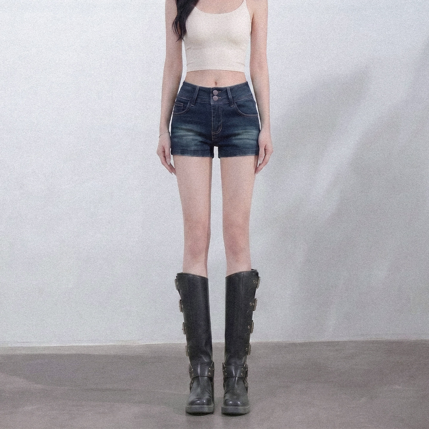 美式深蓝色中腰牛仔短裤女2026夏季新款修身紧身显瘦弹力A字热裤
