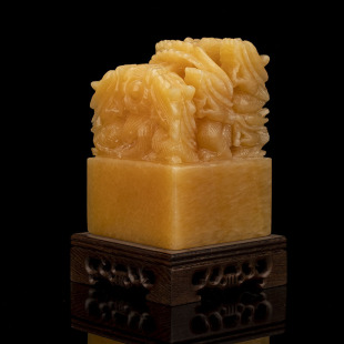 天然黄玉石九龙玉玺传国玺九龙大印章摆件财印印办公室桌装饰