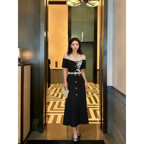 法式撞色蕾丝拼接黑色连衣裙女夏收腰显瘦气质中长款F2620125