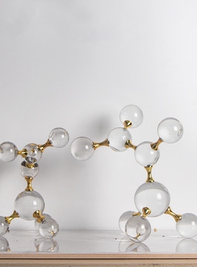 欧美极简轻奢样板间办公室书房博古架装饰品金属水晶分子结构摆件