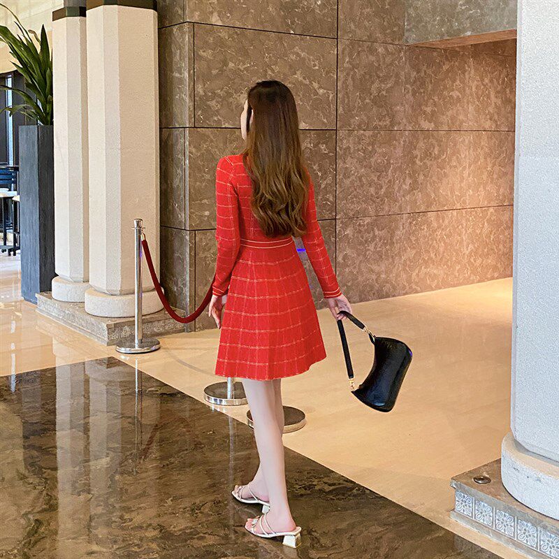 法式复古红色连衣裙女秋冬小个子POLO领a字修身显瘦短款针织裙子