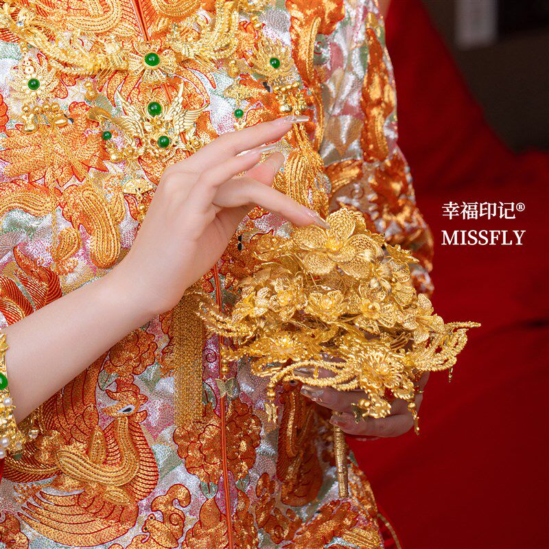 金色手捧花新娘中式婚礼合金精致秀禾旗袍服龙凤褂晨袍汉服配饰品
