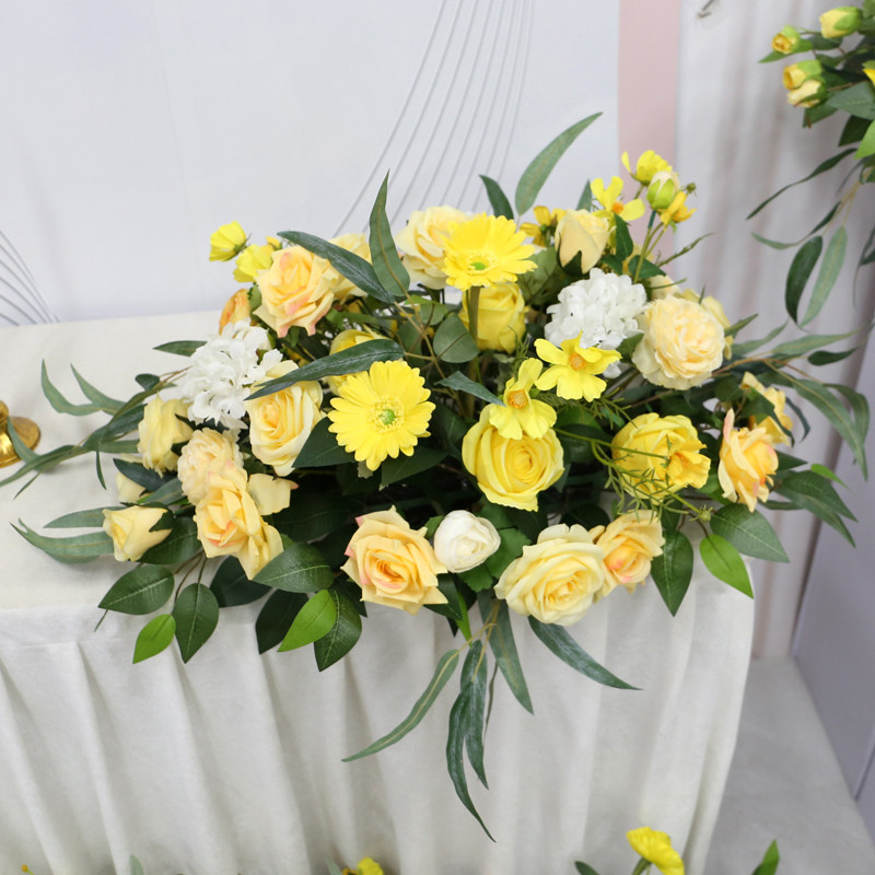 婚礼现场布置装饰花艺舞台背景板三角花阶梯花架花球桌花展会摆花