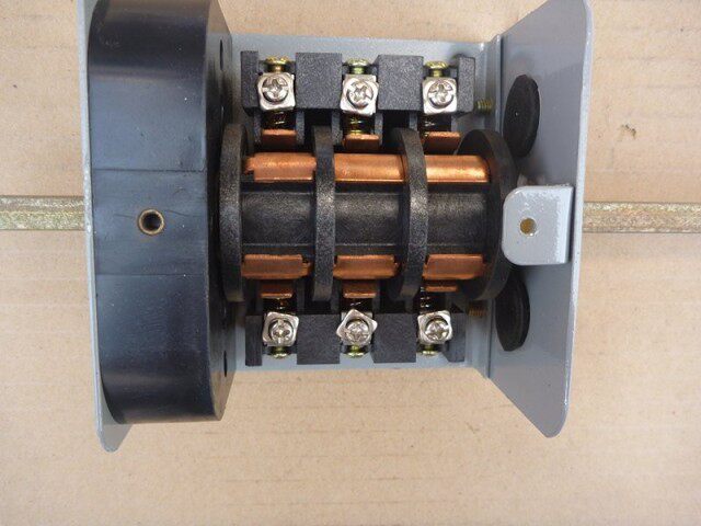 扒胎机配件拆胎机倒顺开关220V/380V通用铁盒扒胎机反正转开关