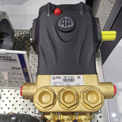 RGP 70.15 外轴24mm意大利AR高压柱塞泵70L/Min 150Bar
