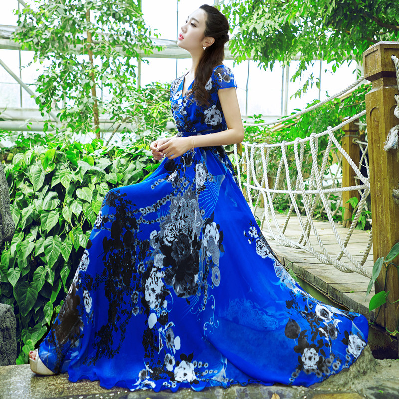2021夏季气质复古V领宝蓝色碎花雪纺女连衣裙大摆裙沙滩裙长裙子