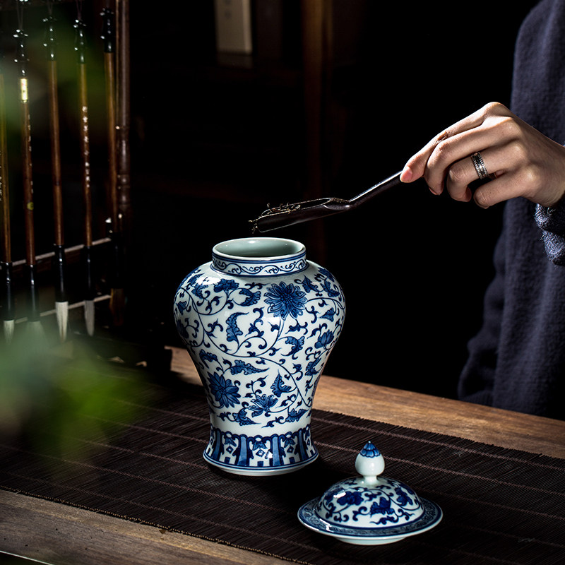景德镇陶瓷仿古手绘将军罐花瓶客厅装饰品摆件密封高端普洱茶叶罐