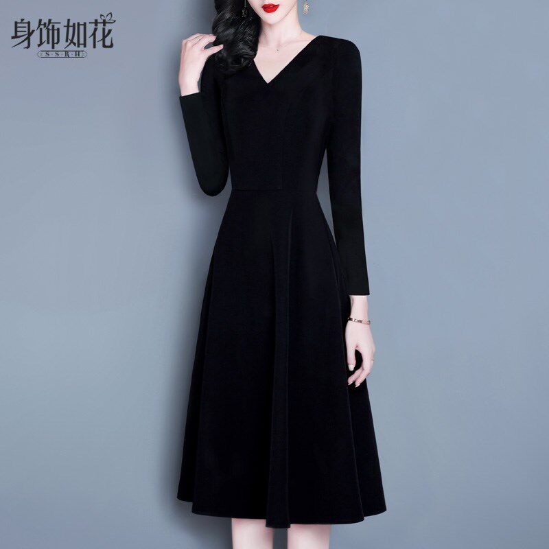 秋冬小黑裙2024新款淑女气质修身a字中长款V领长袖黑色打底连衣裙