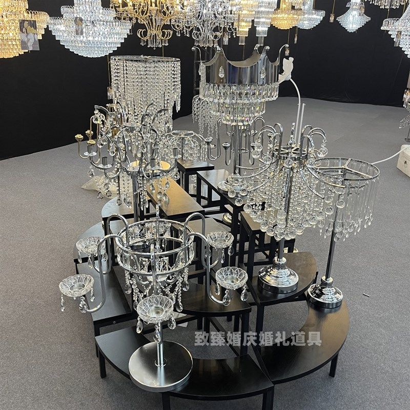 新款婚庆桌花器烛台电镀铁艺压克力婚礼道具酒店舞台餐桌桌摆件