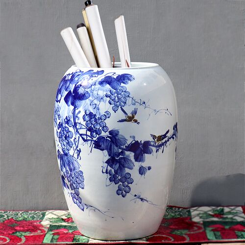 景德镇陶瓷花瓶书画缸卷轴缸字画缸中式摆件手绘青花瓷釉下彩葡萄