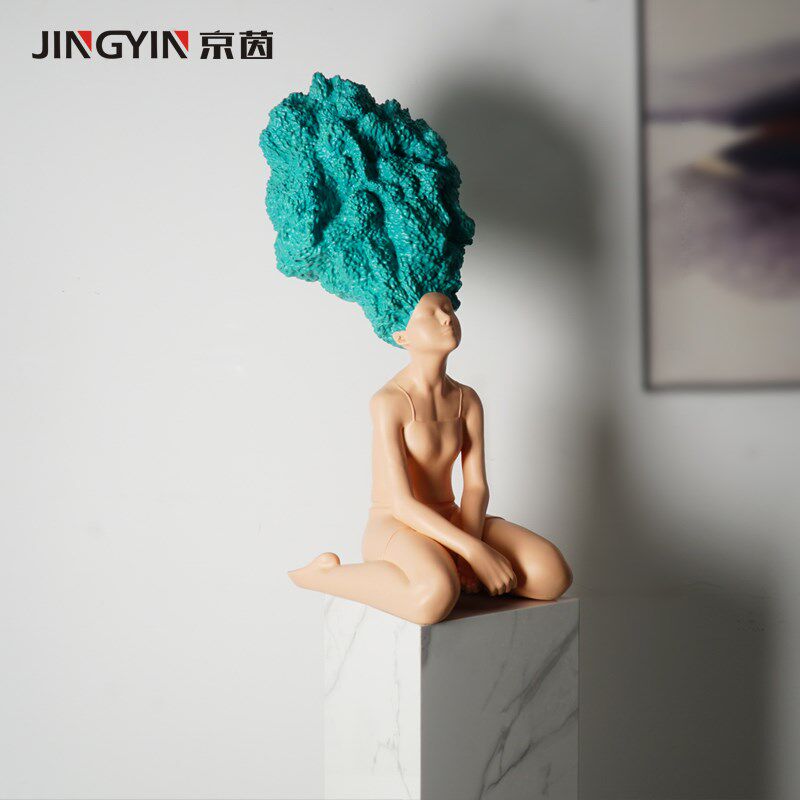雕塑摆件落地商场办公室前台抽象艺术人物坐姿工艺品展厅创意人像