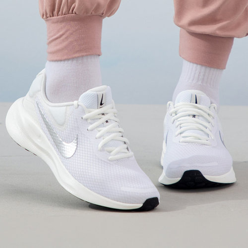Nike REVOLUTION 7  女款舒适轻便低帮休闲跑步鞋/FB2208-101