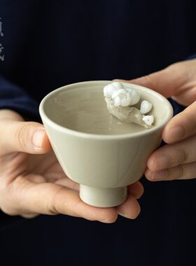 鱼戏手工梅花陶瓷茶杯主人杯草木灰品茗杯子家用个人单杯功夫茶具