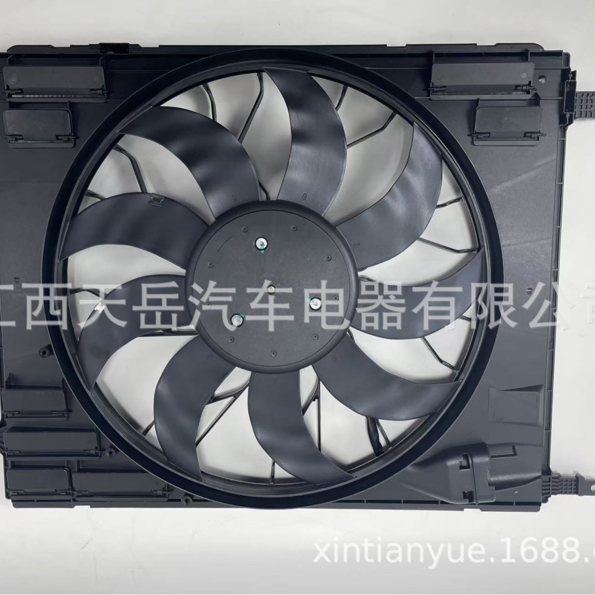 适用于汽车型号223 20款 汽车散热器风扇A2239060700