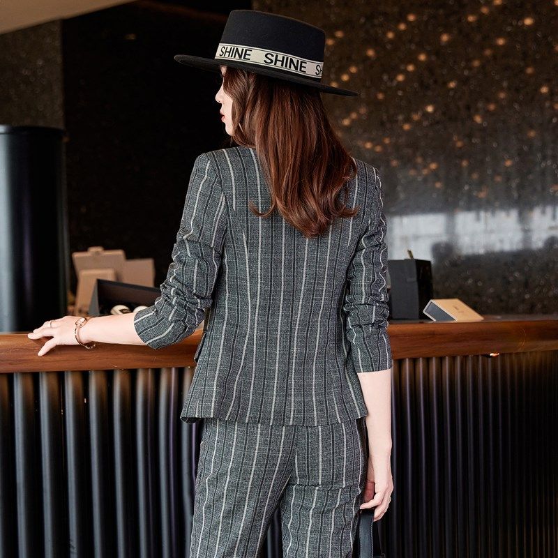 短款小个子条纹西装外套女春秋2024年新款高级感职业休闲西服套装