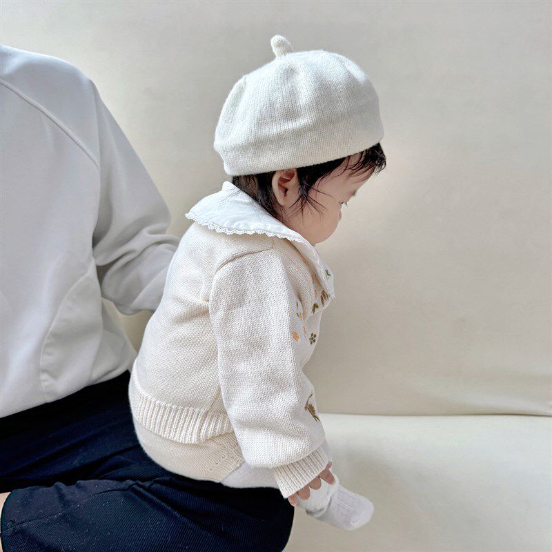 婴儿秋季毛衣针织衫+背带裤套装女宝宝棉线开衫外套秋冬上衣洋气