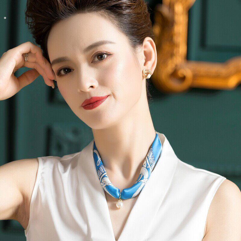 韩版春秋公主锁骨链女短款珍珠装饰领巾桑蚕丝百搭吊坠真丝小方巾