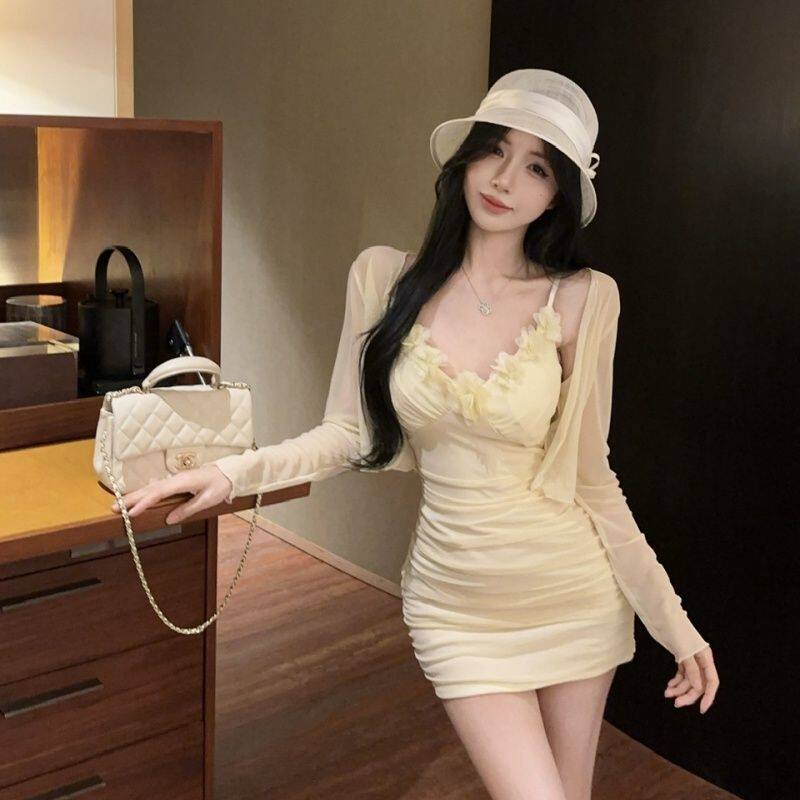 辣妹甜美纯欲风花朵V领吊带修身包臀连衣裙+防晒百搭长袖开衫套装